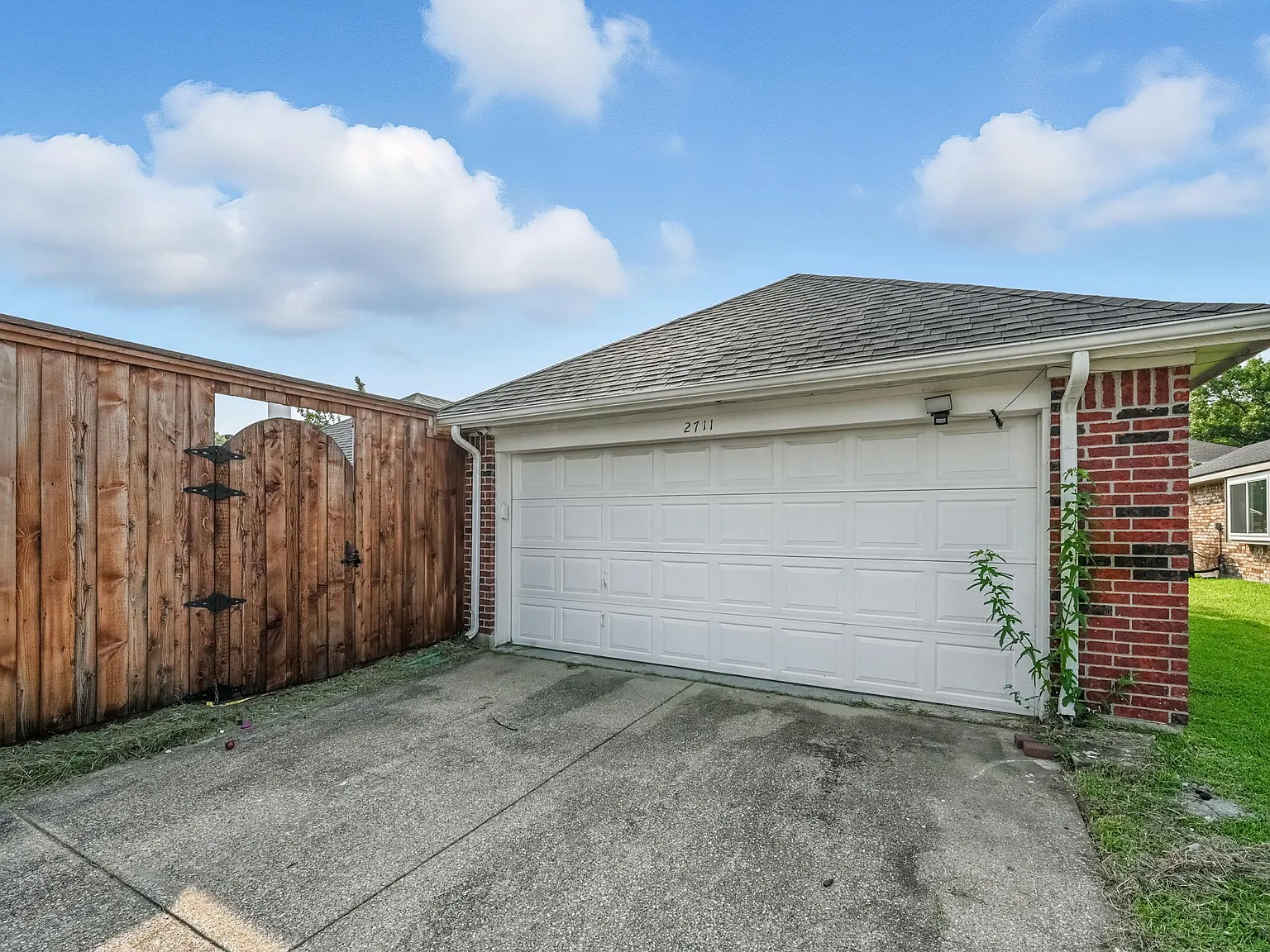 2711 Primrose Ln; Rowlett 75089 - 1 — Photo 2