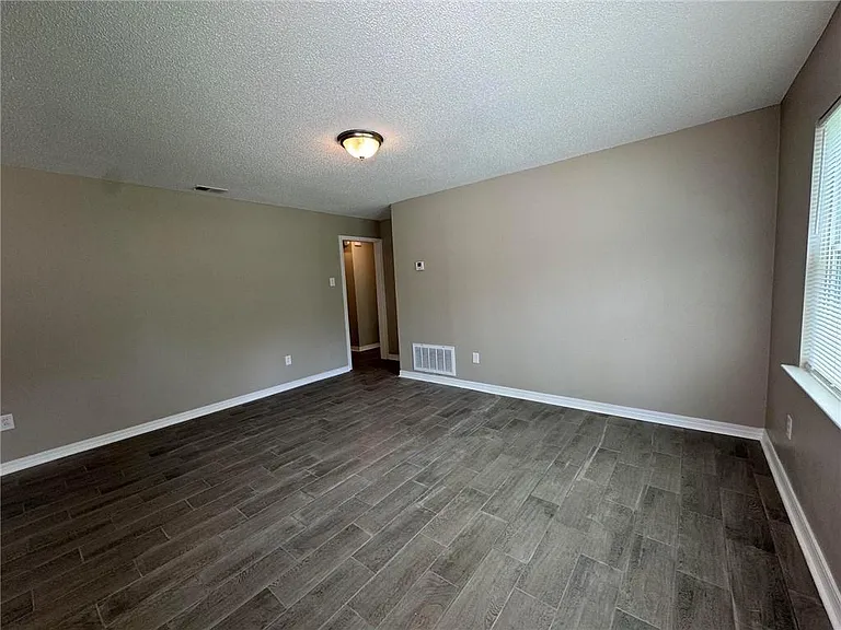 2120 Baker Rd — Photo 4