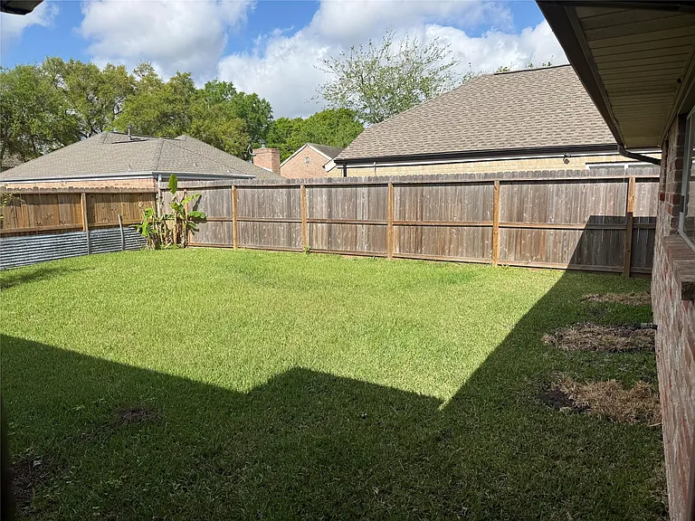 214 Kings Ct — Photo 14