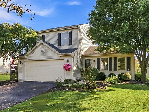 2nd image of 76 Lantern Chase Dr