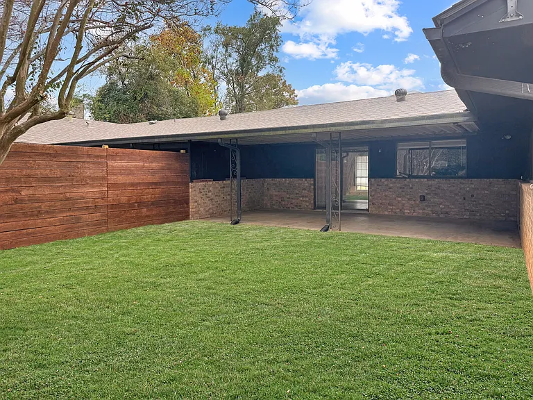 1524 Timber Creek Dr — Photo 14