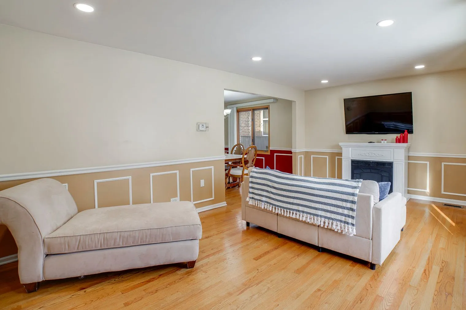 4 bed, 3.0 bath, 1689 sqft, $5,368 — Photo 4