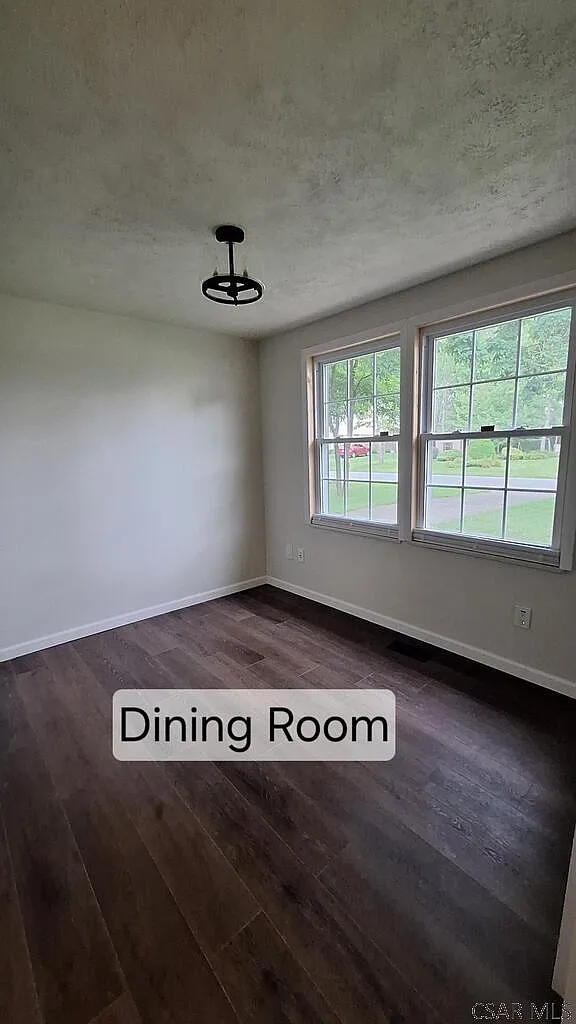 3 bed, 1.5 bath, 1440 sqft, $1,150 — Photo 3