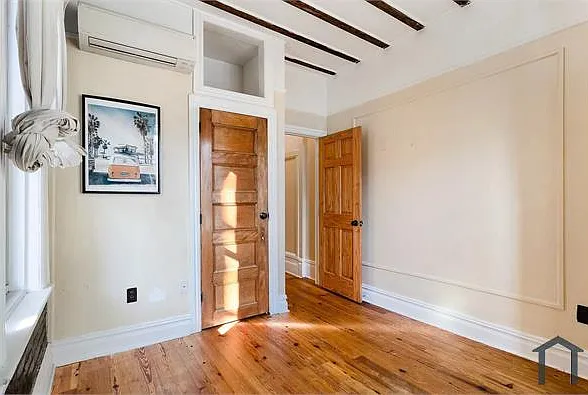 2408 Webster Ave — Photo 10