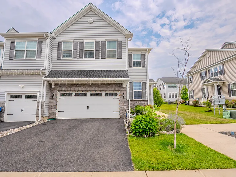 7 Jasmine Dr — Photo 1