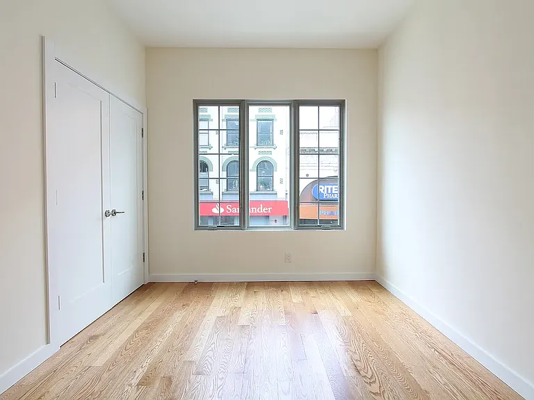 720 Manhattan Ave #1 — Photo 2
