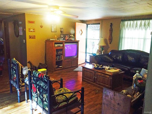 ANOTHER VIEW OF LIVING ROOM