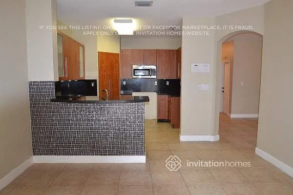 10910 NW 67th Ter Doral, FL 33178 — Photo 3