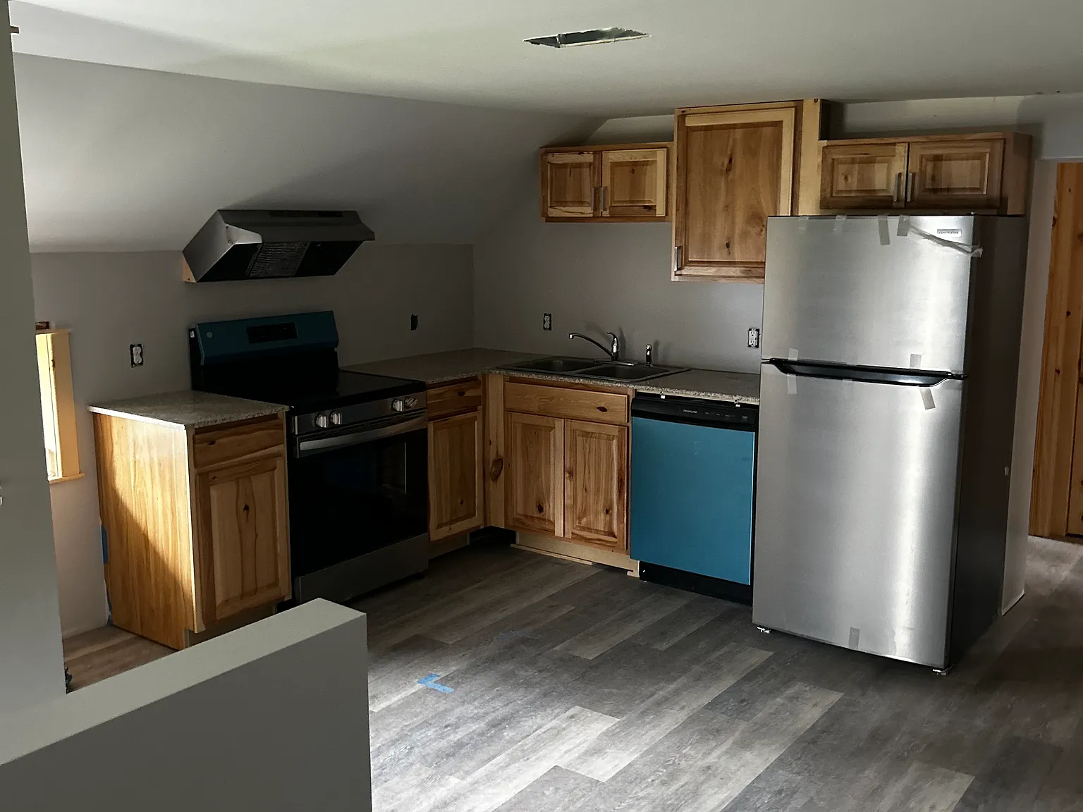 2 bed, 1000 sqft, $1,300 — Photo 2