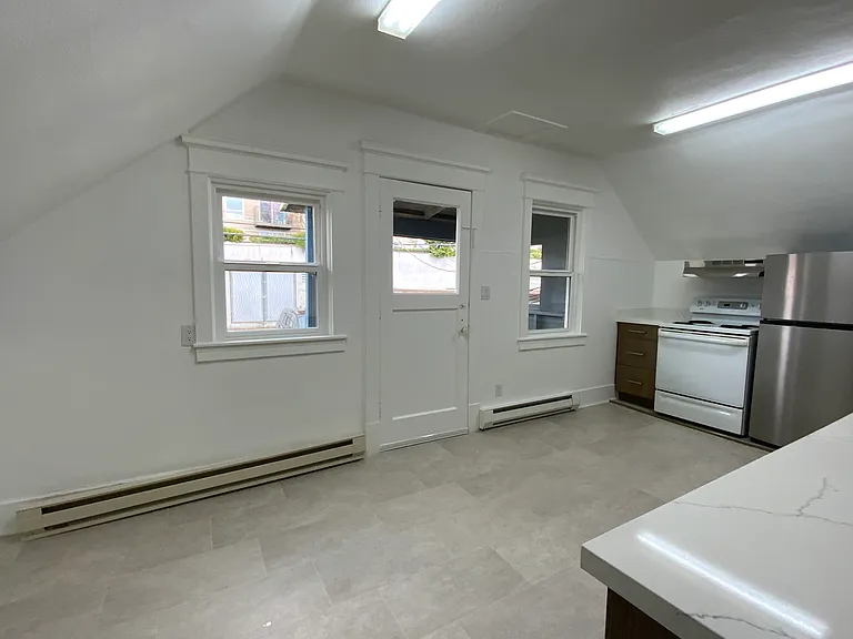 3111 Hoyt Ave #3 — Photo 4