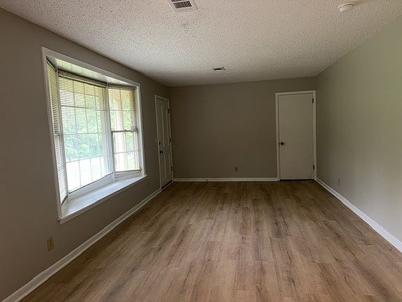 2nd image of 7643 Harper Rd