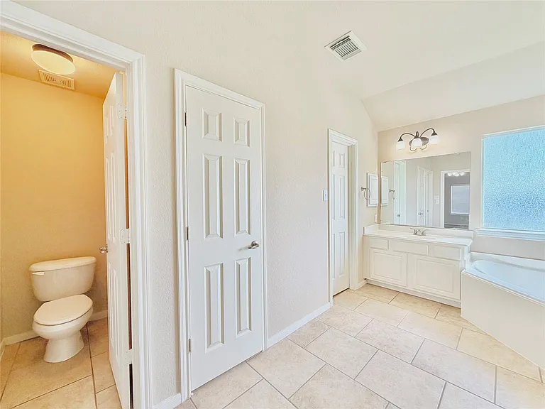 24626 Blane Dr — Photo 32