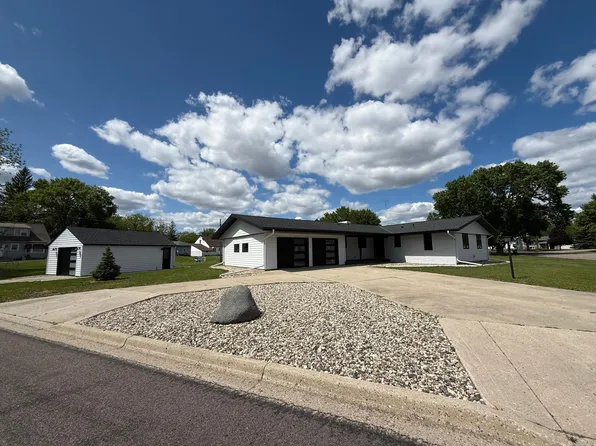 111 Drache Ave W, Buffalo Lake, MN 55314