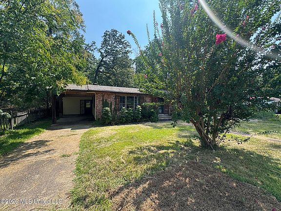 2nd image of 2894 Woodside Dr