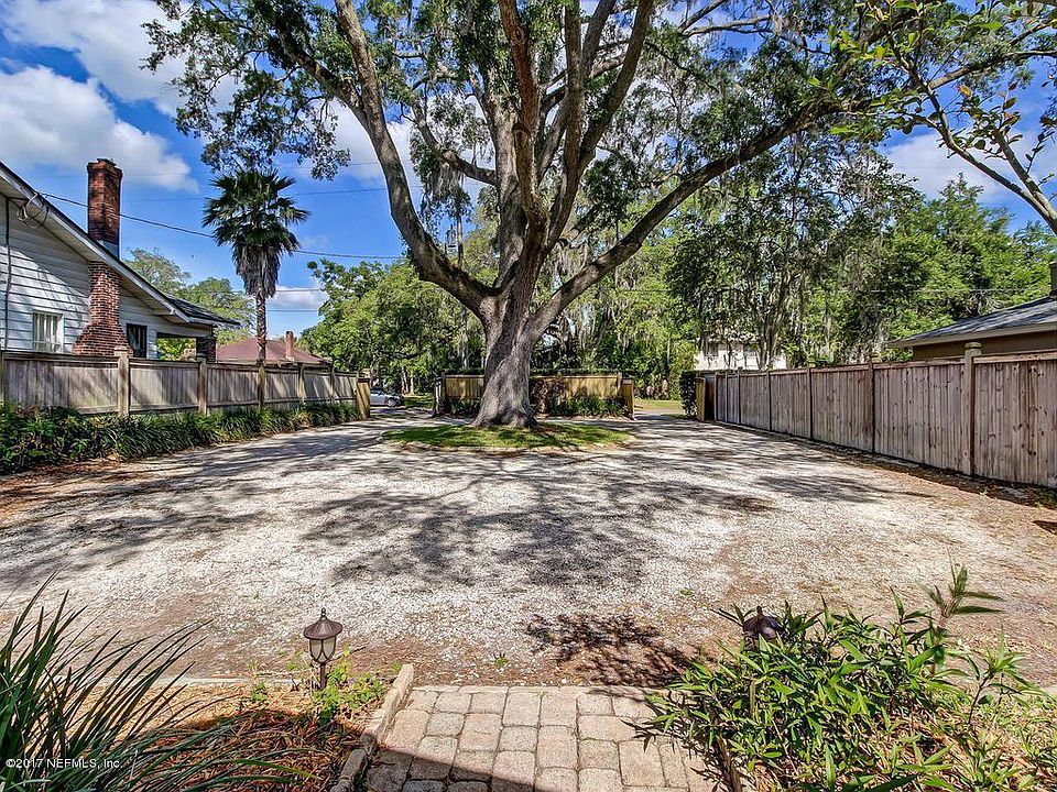 Courtyard & off-street parking.