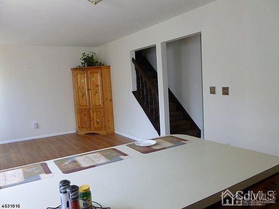 4th image of 408 Hawkshead Way