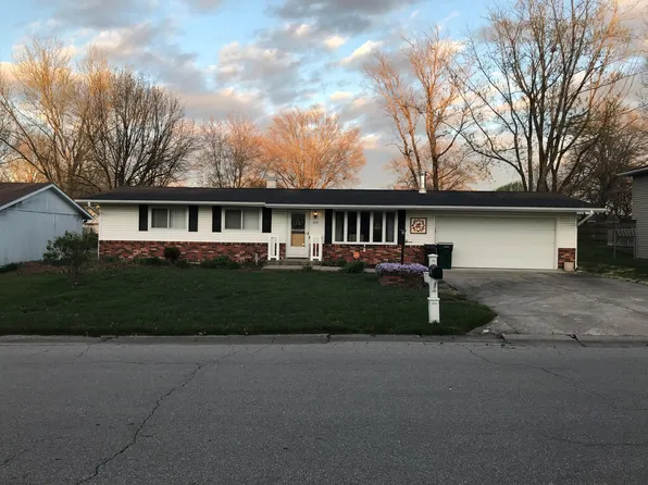 634 Meadowbrook Dr, Moberly, MO 65270