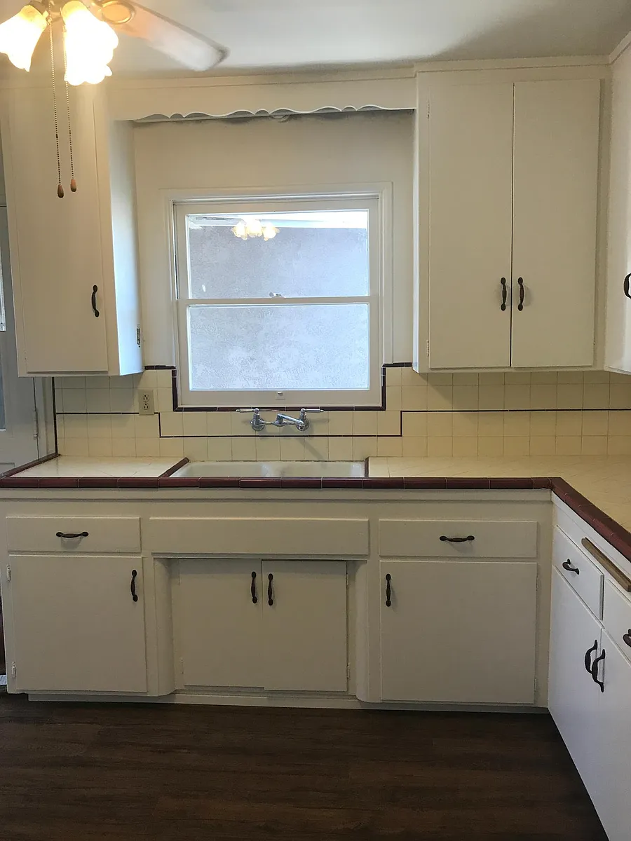 Kitchen - 4129 Saint Paul Pl