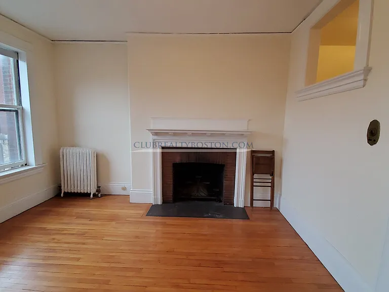 381 Harvard St #31 — Photo 4