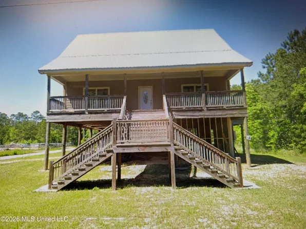 14990 Hummingbird Ln, Biloxi, MS 39532