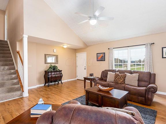 4th image of 7121 Sanders Way