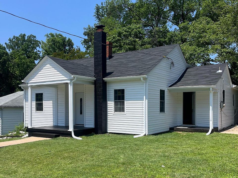 1st image of 224 Hamlin Ave