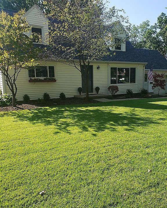 1st image of 844 N Bentley Ave