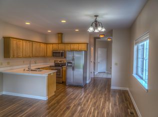 2762 SW Juniper Ave, Redmond, OR 97756