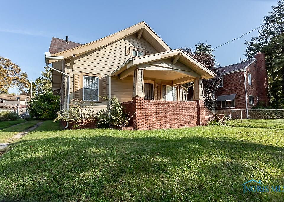 1st image of 1932 Oakwood Ave