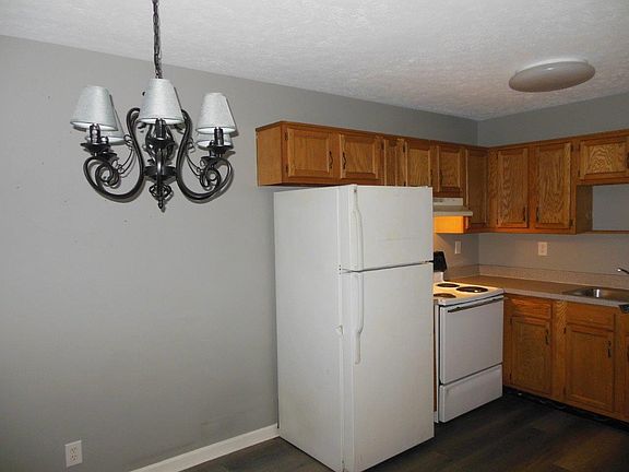 5th image of 163 Sarah Way APT 1
