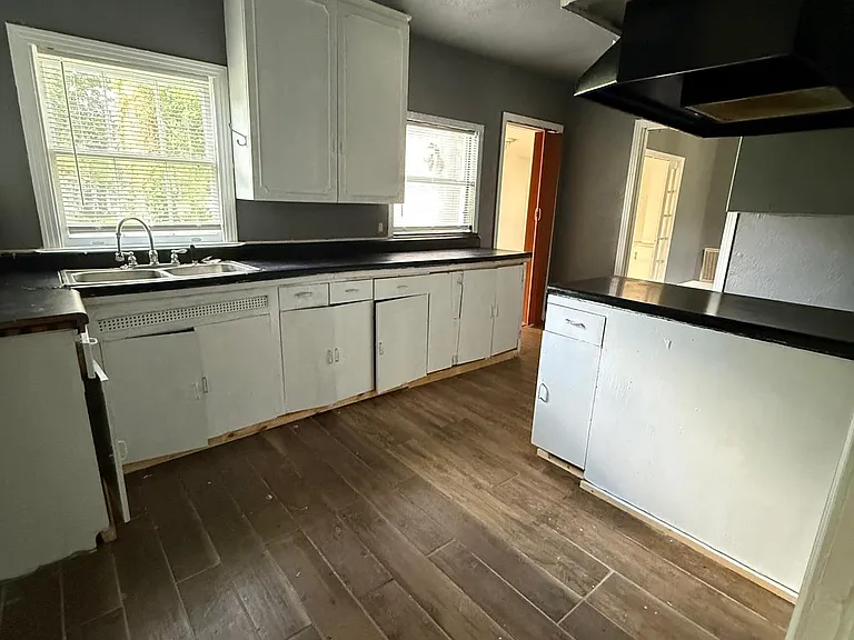 3085 S Willowood Ln — Photo 2
