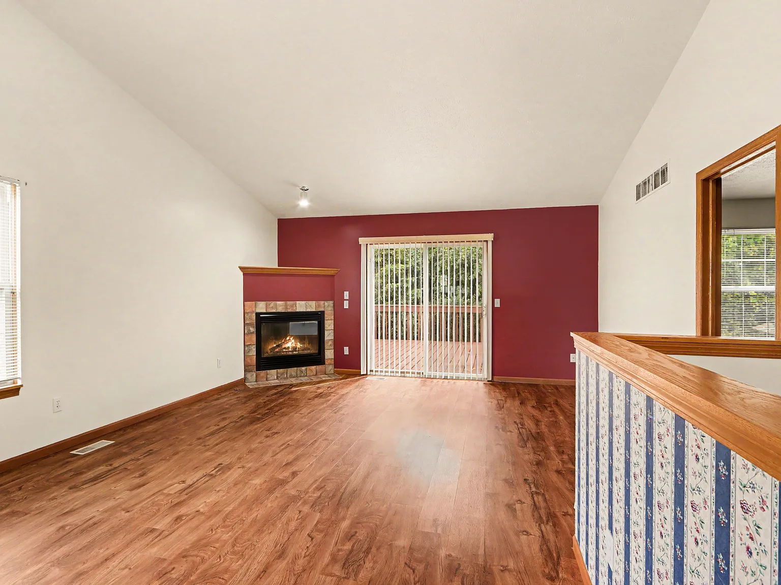 3 bed, 2188 sqft, $2,150 — Photo 2