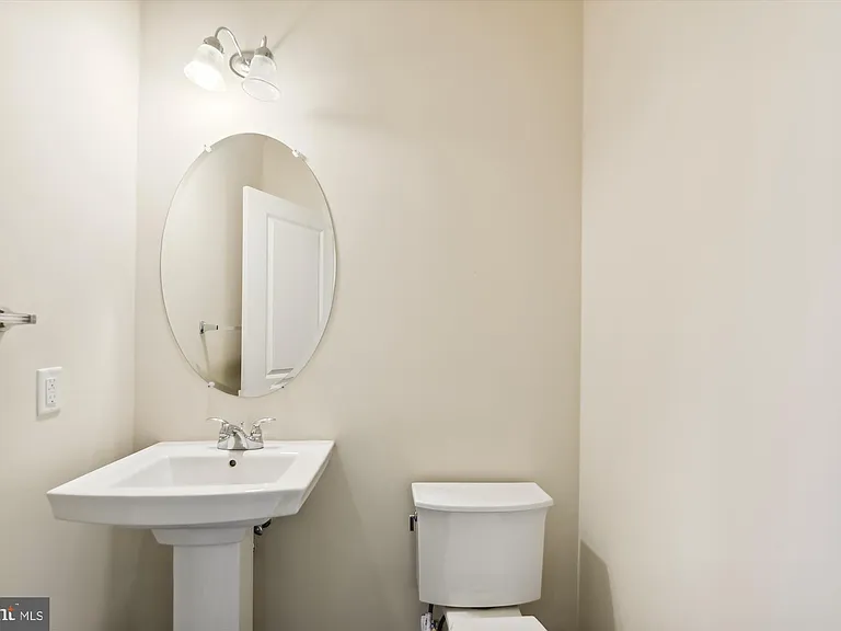67 Linden Pl — Photo 16