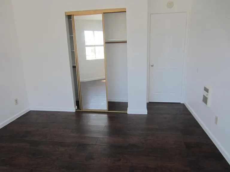 1223 E 15th St #1223 — Photo 7
