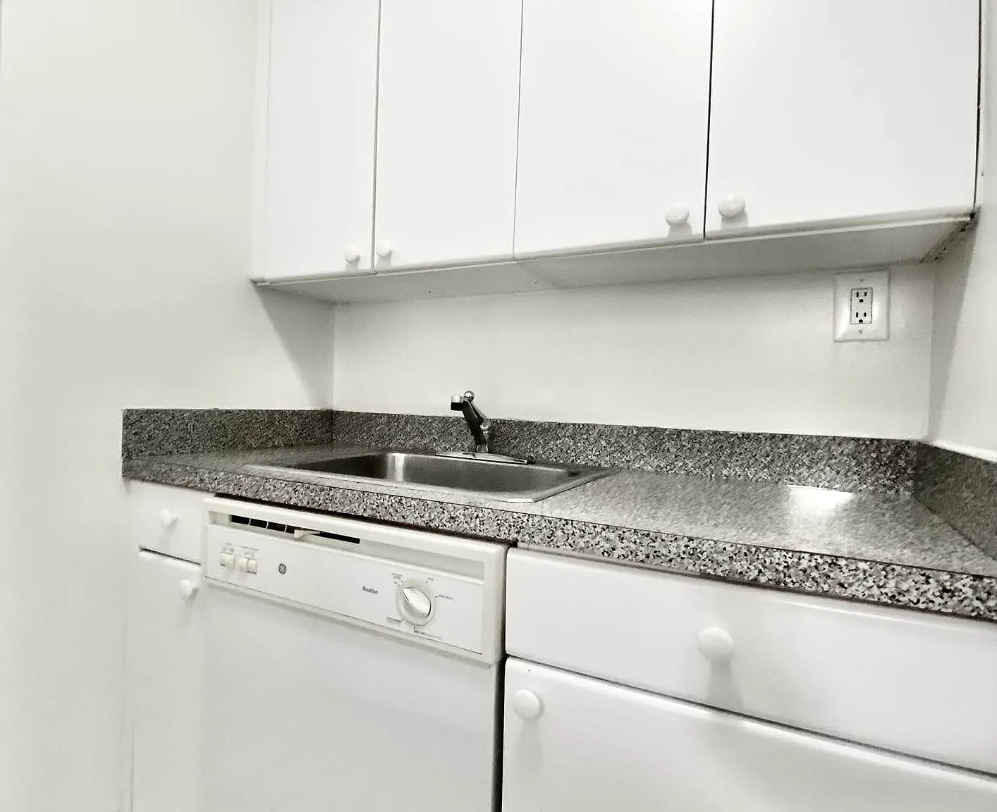 153 East 32nd Street — Photo 4
