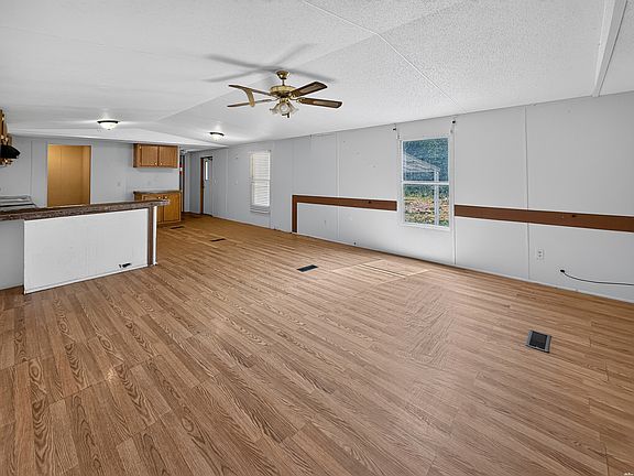 5th image of 337 Turkey Track St