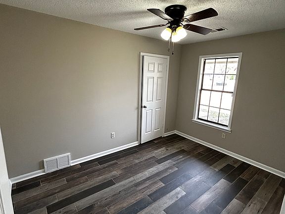 5th image of 7267 Kinston Dr