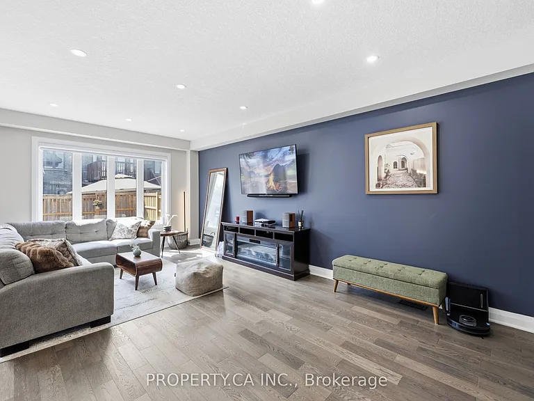 629 Wild Rye St W — Photo 11