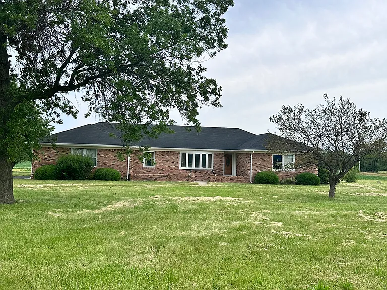 1041 N US Highway 421 — Photo 1