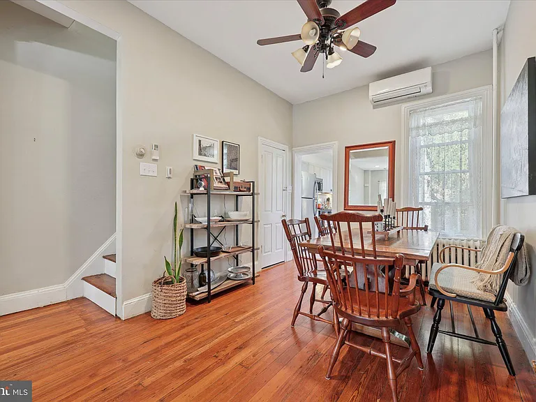 466 Conarroe St #1/2 — Photo 8