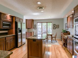 6650 Flint Ridge Rd, Lincoln, NE 68506