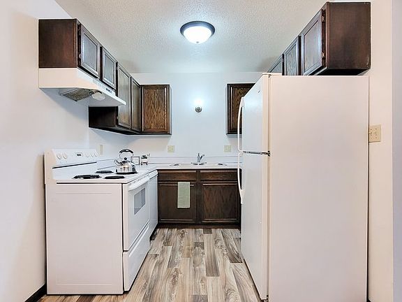 4th image of 1015 12th St NE #9