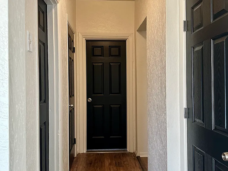 640 Middle Ave — Photo 10