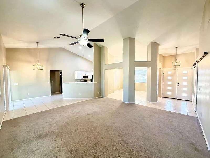 3 bed, 2.0 bath, 2013 sqft, $2,400 — Photo 4