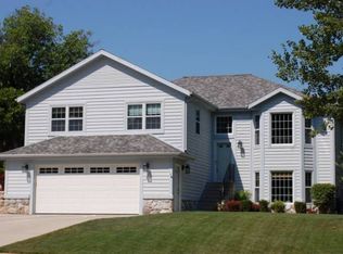 541 5th Ave, Grafton, WI 53024