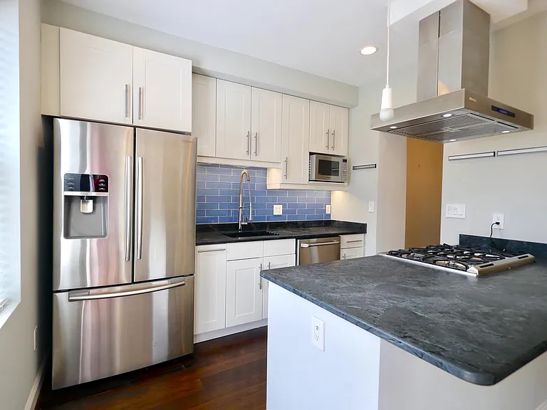 1149 Abbey Pl NE — Photo 7