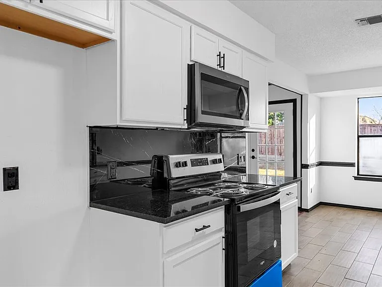 3977 Windhaven Rd — Photo 15