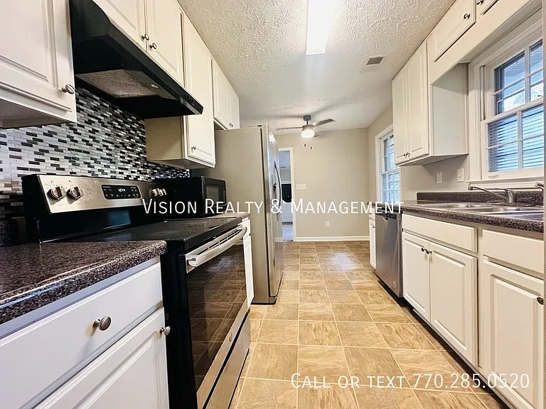 6150 Mallory Rd — Photo 4