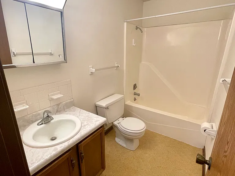4515 W Millbrook Dr #H — Photo 12