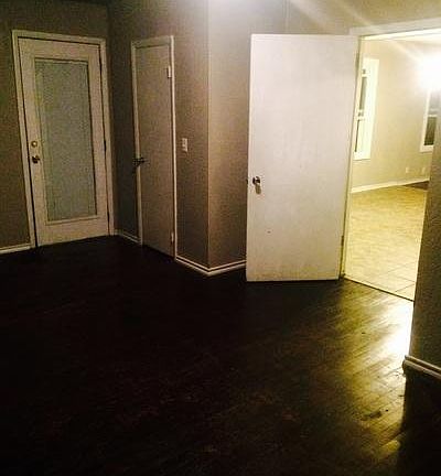 3rd image of 1221 E Wallace St